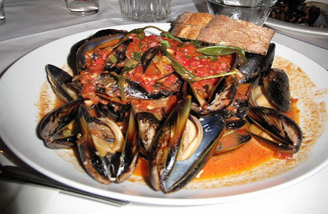 Мидии в томатном соусе