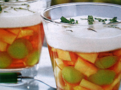 Желе из дыни с виноградом