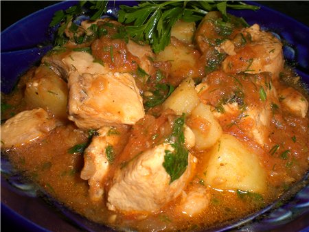 Курица тушеная с жареным арахисом