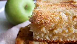 Яблочный бисквит