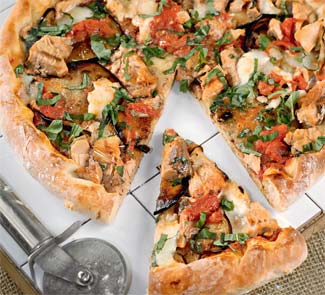 Пицца с баклажанами и лососем