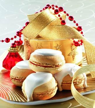 Макаруны со смородиновым кремом