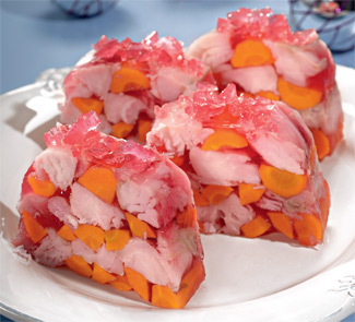 Заливная рыба в свекольном желе