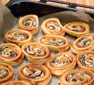 Рецепт картофельного рулета со шпинатом