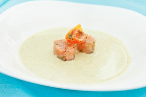 Вкусный сырный суп вместе с лососем