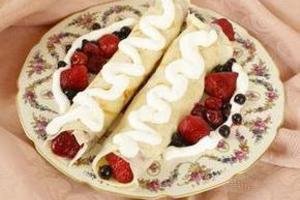 Ароматные блинчики с клубникой