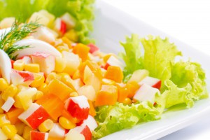 Салат с крабовыми палочками на 14 февраля