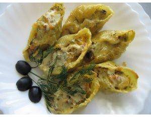 Конкильони с морским коктейлем на 14 февраля