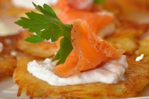 Закуска из картофеля и семги на 8 марта