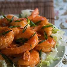 Жареные креветки с рисом и цукини