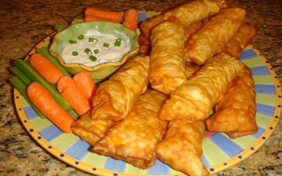 Горячие закусочные рулеты из лаваша