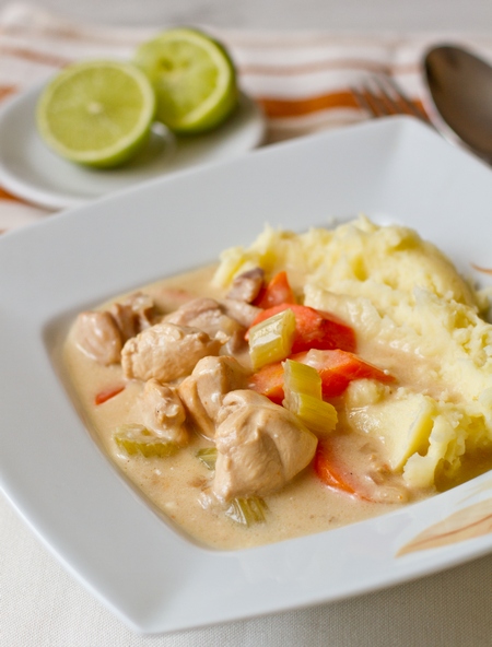 Курица, тушенная в белом вине