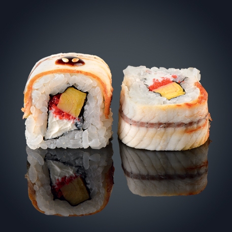 Роллы с авокадо, зеленым луком и кешью