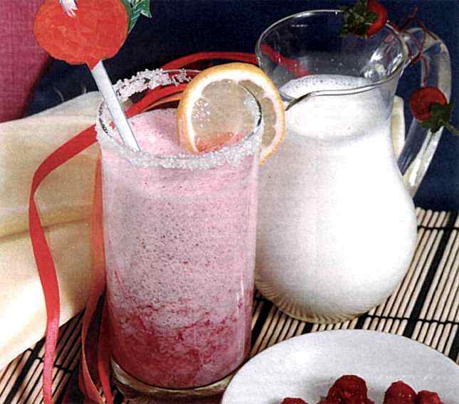 Чайный коктейль с малиной