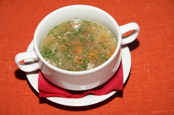 Мясной бульон на говяжьих костях с овощами