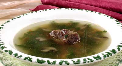 Бульон с бараниной и шпинатом