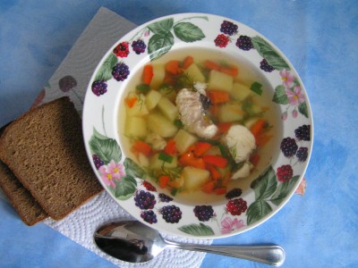 Бульон с кнелями в салате