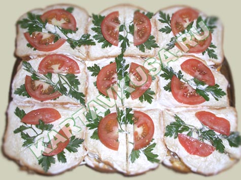 Бутербродный торт с паштетом, ветчиной и сыром