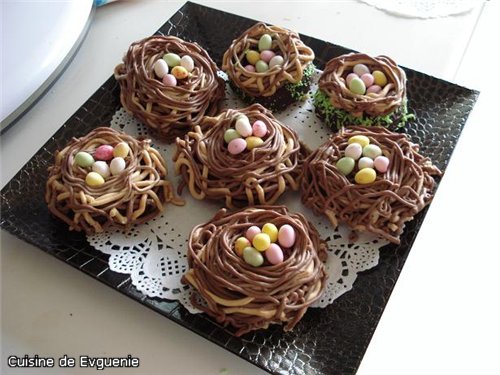 Клубничный десерт со сливками