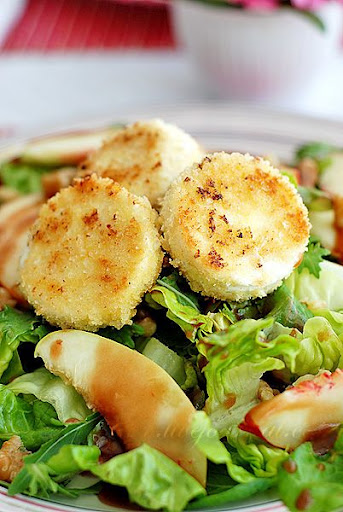 Жареные нектарины с фисташками