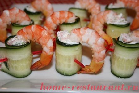 Канапе из огурцов с креветками