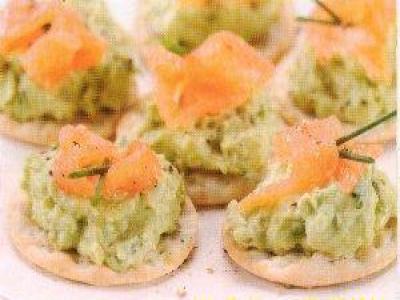 Канапе с копченым лососем