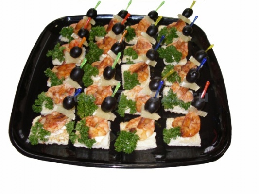 Канапе с королевскими креветками