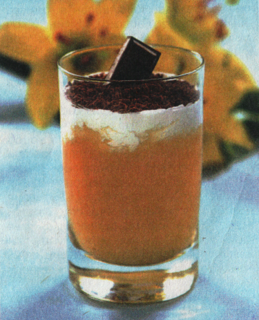 Кисель из абрикосов со сливками и шоколадом