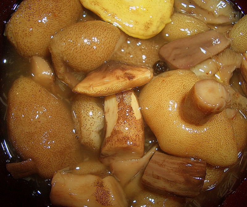 Грибы маринованные по-деревенски