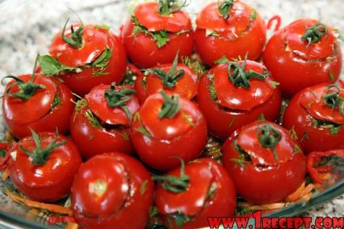 Помидоры с зеленью