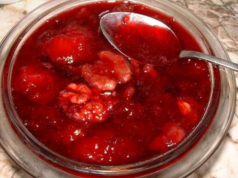 Цукаты из слив с орехами