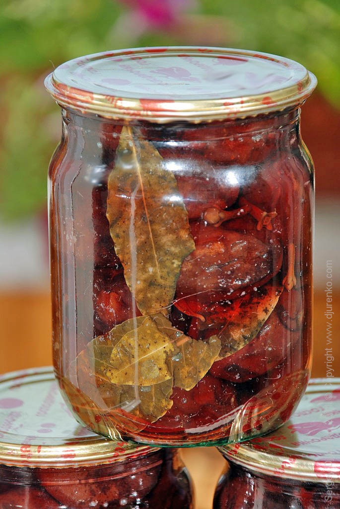Сливы маринованные