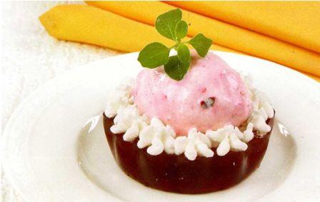 Мороженное в винном желе