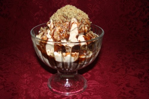 Мороженое с коньячным соусом