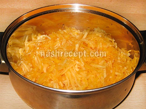 Суп апельсиновый с тыквой и орехами