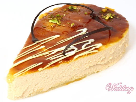 Буше с фисташками и фруктовым кремом