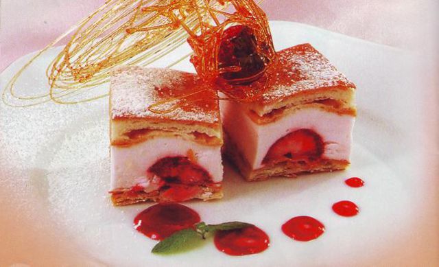 Пирожное с ванильным суфле