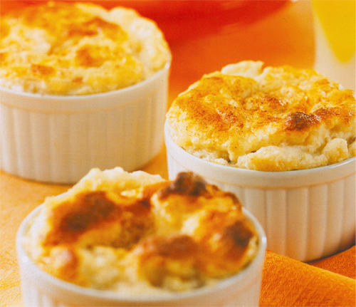 Яблочный пудинг, приготовленный на пару