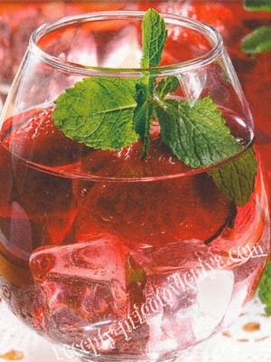 Клубничный крюшон