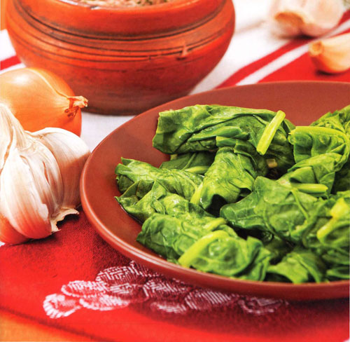 Рулетики из шпината с ореховым соусом