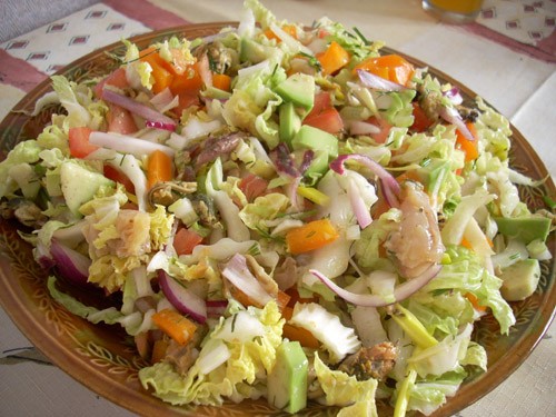 Салат из сельдерея с авокадо