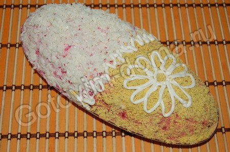 Салат из макрели с анчоусами и сыро