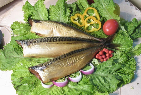 Салат с рыбой холодного копчения