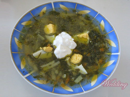 Щи зеленые с яйцом холодные