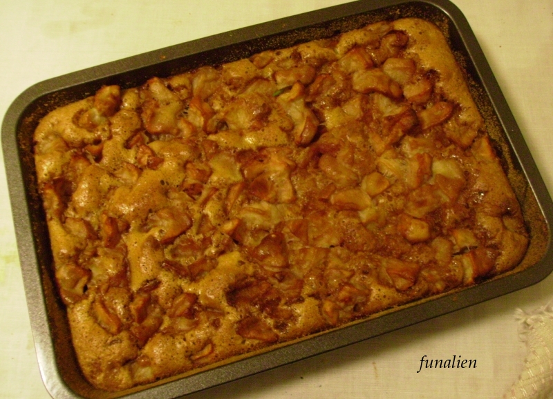 Фруктовый пирог с творогом и ягодами