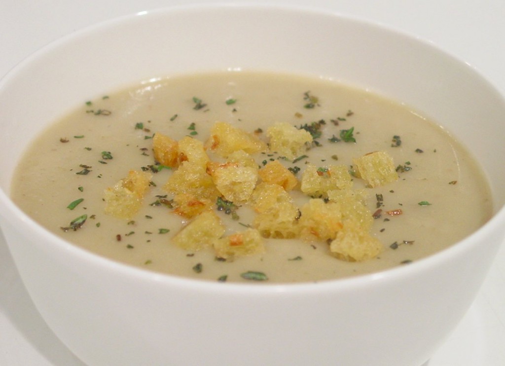 Суп молочный с гренками