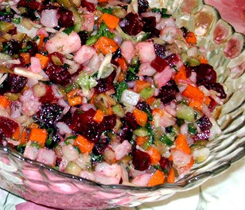 Винегрет летний с овощами, зеленью и сметаной