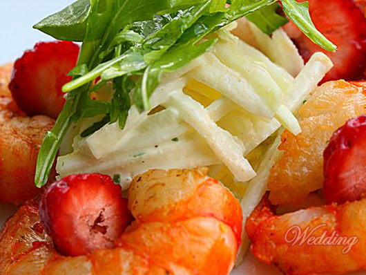 Фруктовое ассорти с креветками