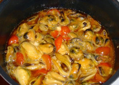 Мидии в соусе