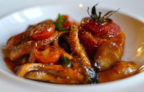 Лосось маринованный с икрой из баклажано